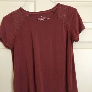 A red-ish American eagle top 🦅